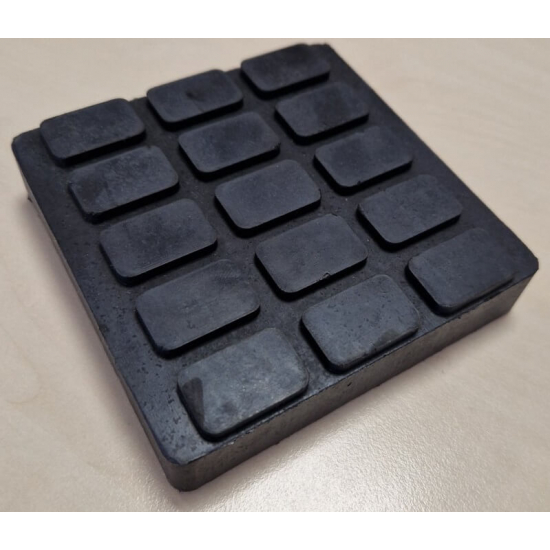 Rubber lift pad 110 x 110 x 25 mm